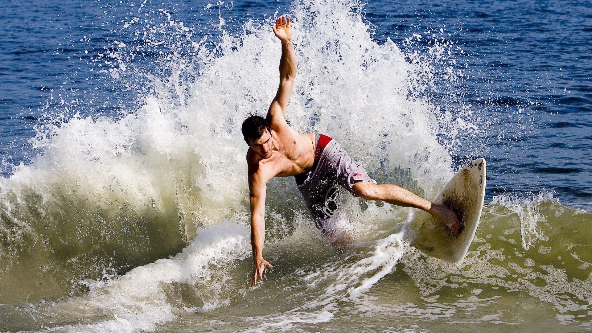 米兰体育·「中国」官方网站-“新加坡泳池，谁将成为2025世界游泳锦标赛的新一代王者？”